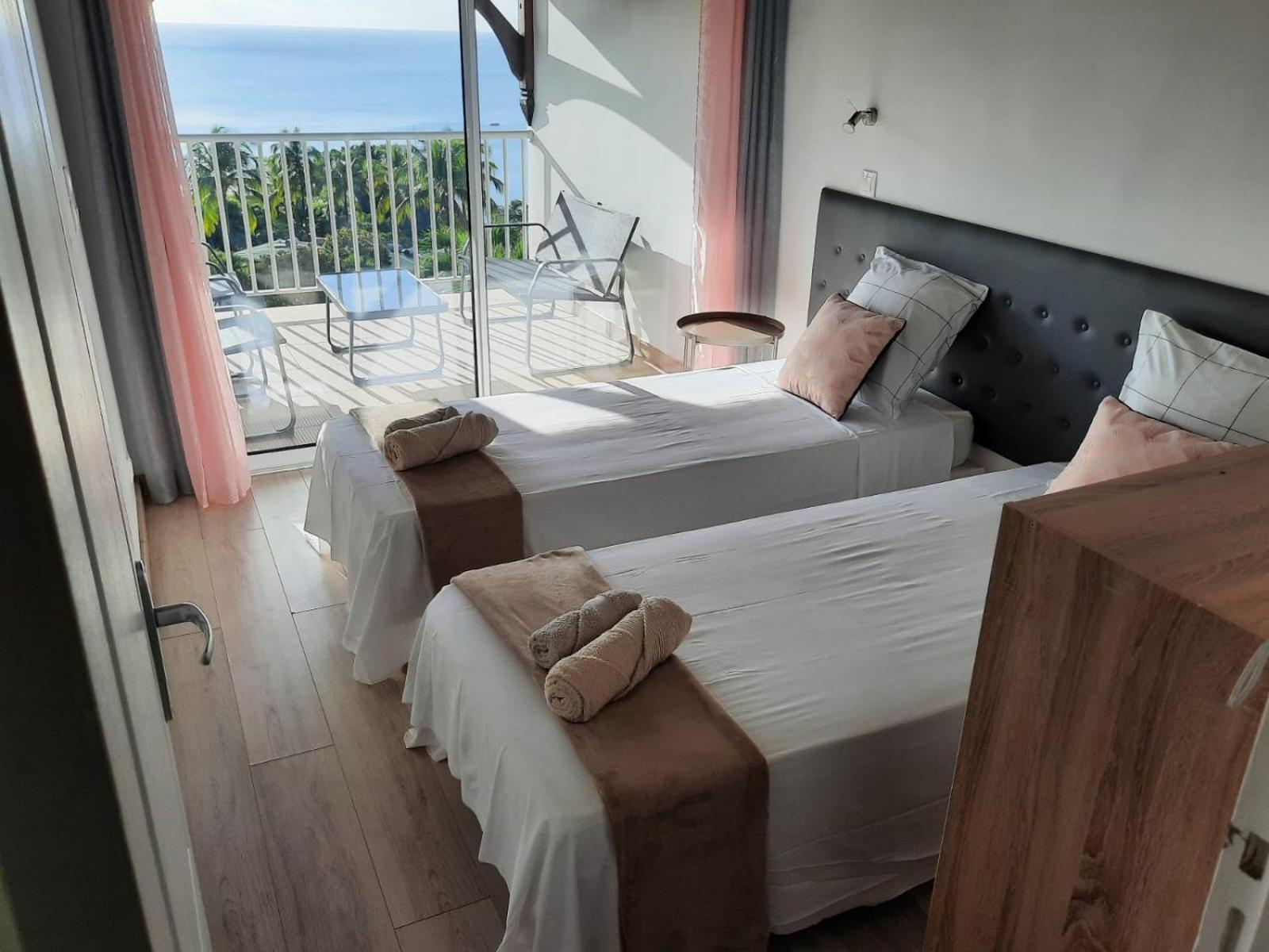 Duplex Rose Porcelaine - Vue Mer- Malendure Bouillante Εξωτερικό φωτογραφία